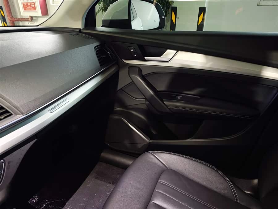 Audi Q5L 2020 car image #16