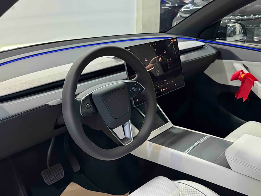 特斯拉 Model Y L 2025 汽车图片 #16