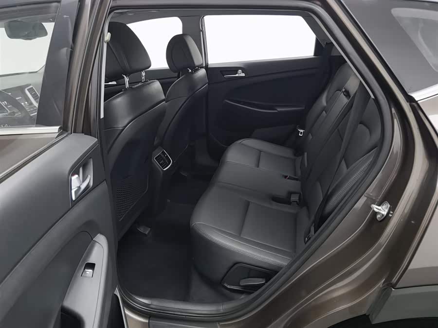 Hyundai Tucson 2016 car image #16