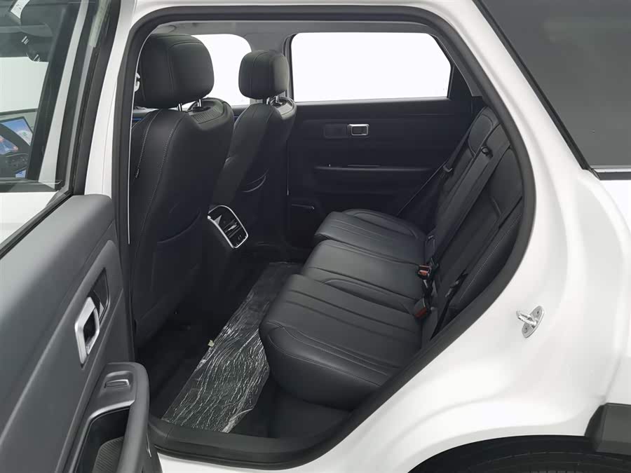 Chery Exploration 06 C-DM 2025 immagine di auto #16