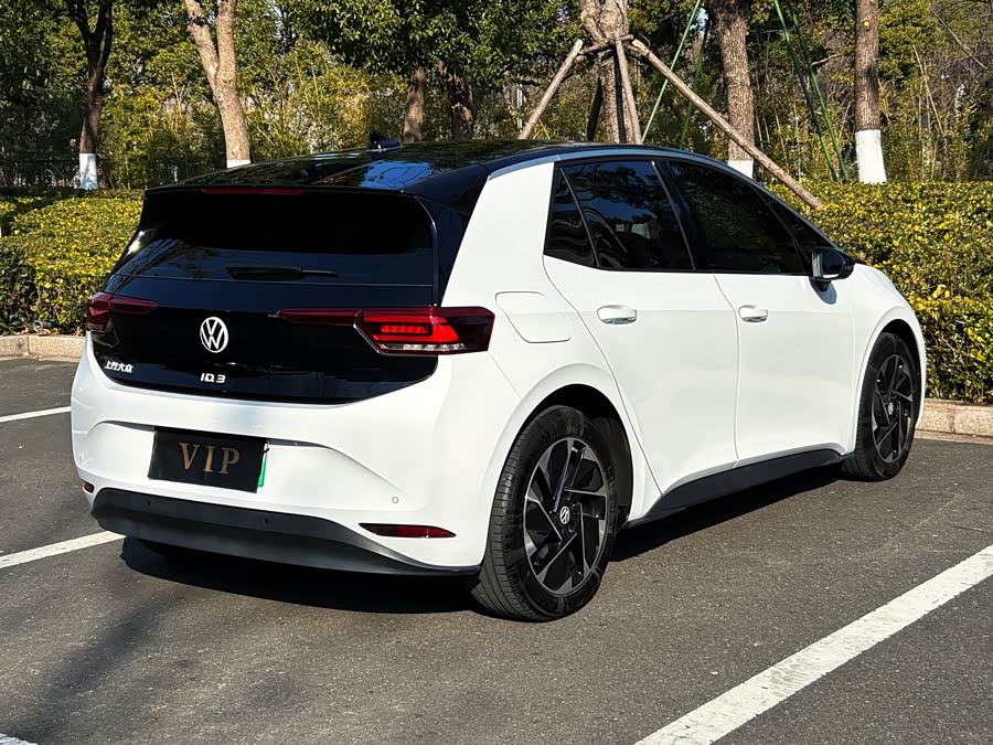 Volkswagen ID.3 2025 immagine di auto #16