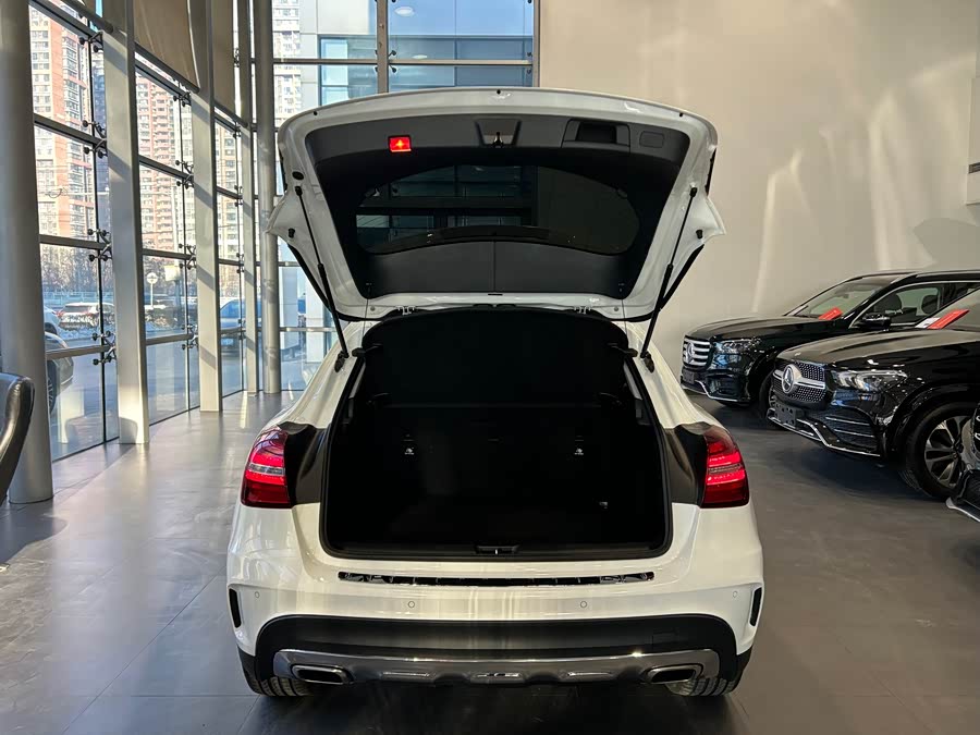 Mercedes-Benz GLA Class 2020 car image #16