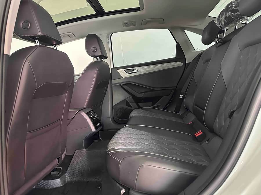 Volkswagen Sagitar 2023 imagem de carro #16