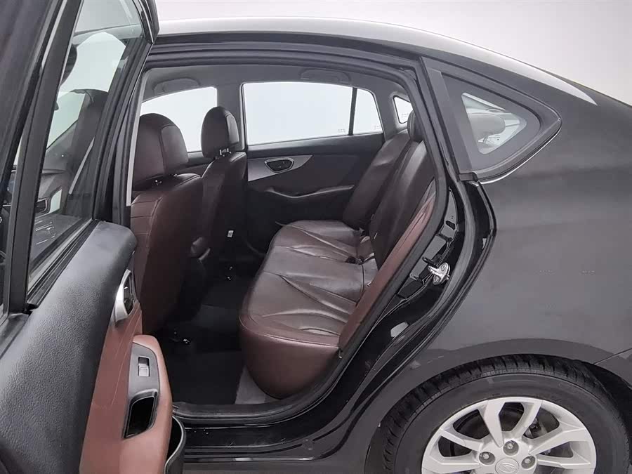 Soueast A5 Wing Dance 2019 car image #16