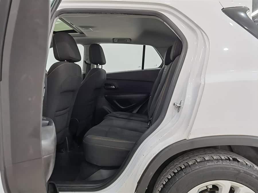 Chevrolet Tracker 2017 car image #16