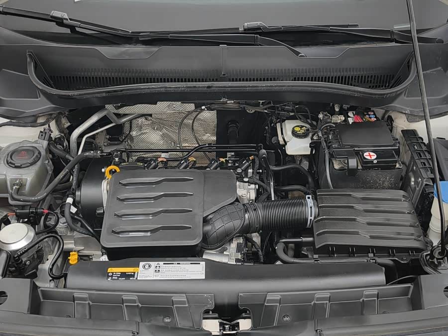 Volkswagen T-Cross 2024 car image #16