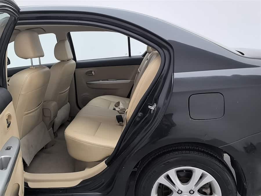 Great Wall C30 2012 car image #16