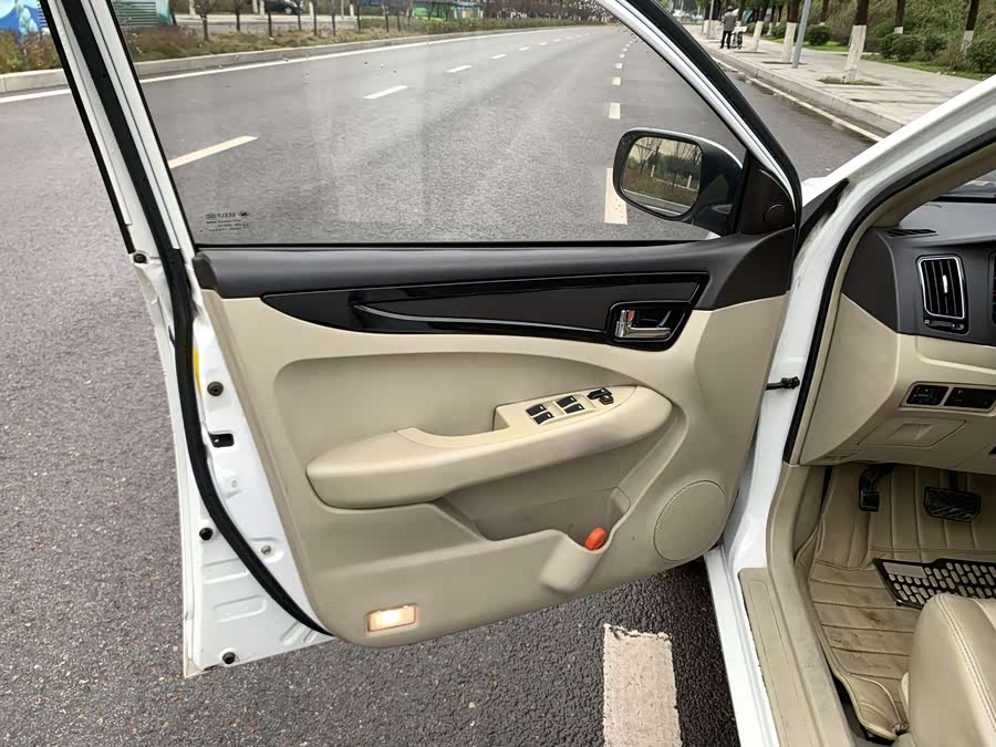 GEELY GC7 2013 #16 GEELY GC7 2013 car image #16