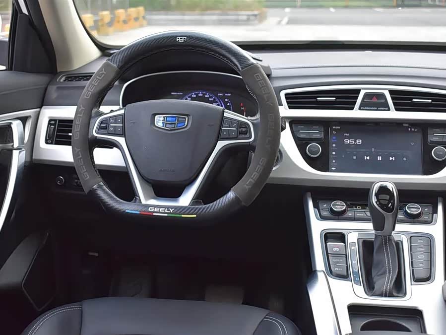 GEELY Boyue 2019 car image #16