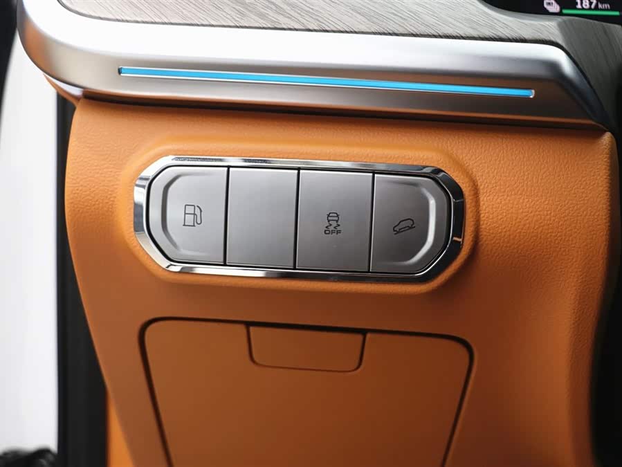 Tank 500 New Energy 2025 #16 Tank 500 New Energy 2025 car image #16