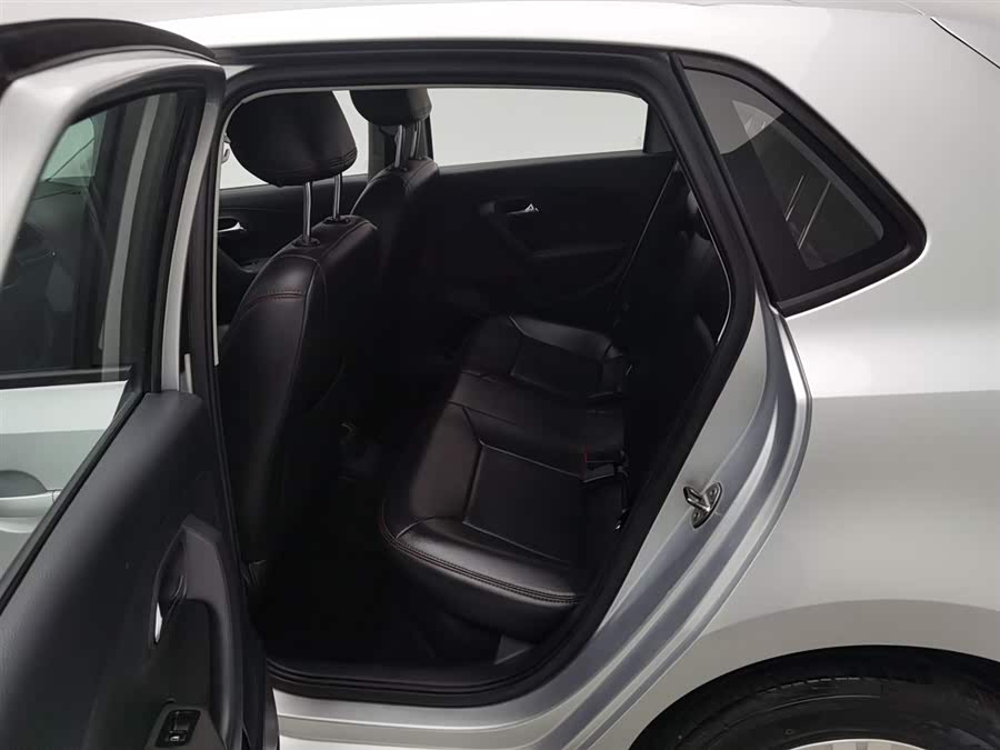 Volkswagen Polo 2017 car image #16