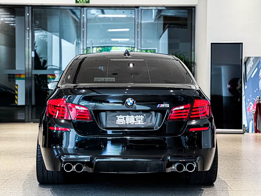 BMW M5 2012 #16 BMW M5 2012 car image #16