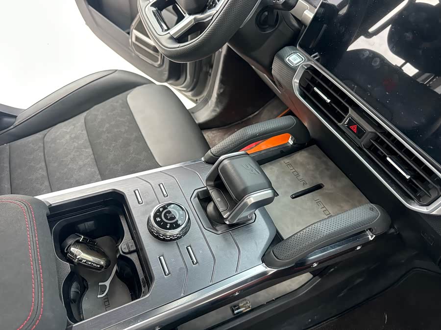 Jetour Traveller 2024 car image #16