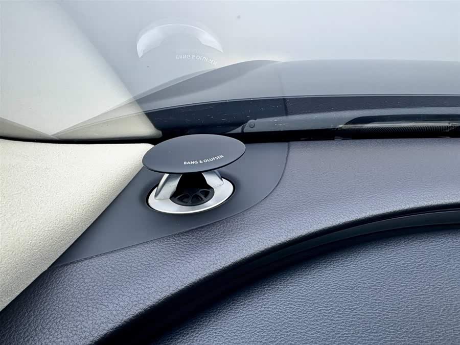 Audi A8 2012 imagen de coche #16