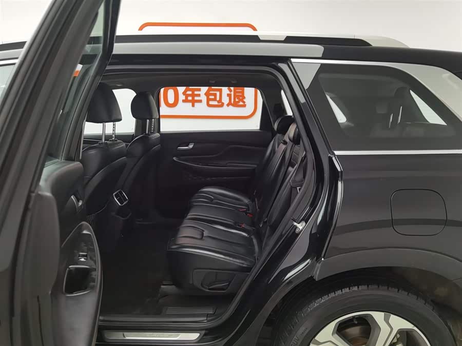 Hyundai Santa Fe 2019 car image #16