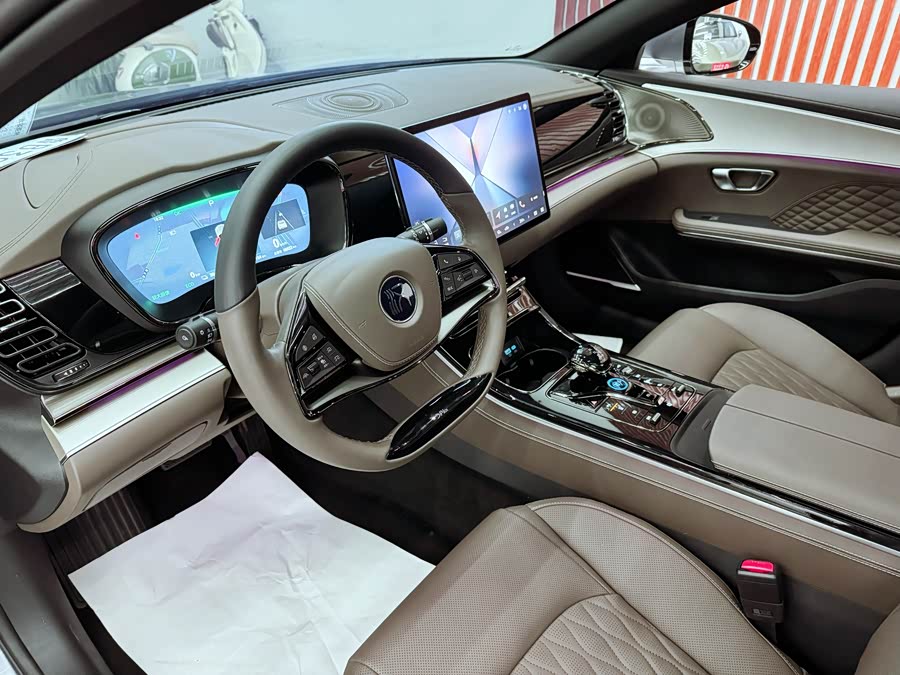 BYD Han 2024 car image #16