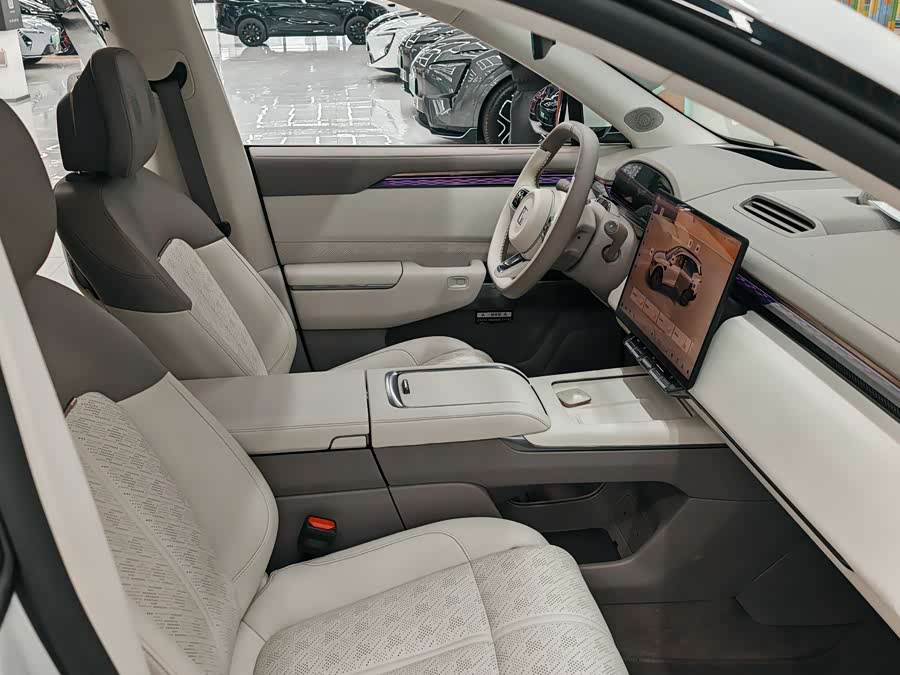 Zeekr 7X 2024 car image #16