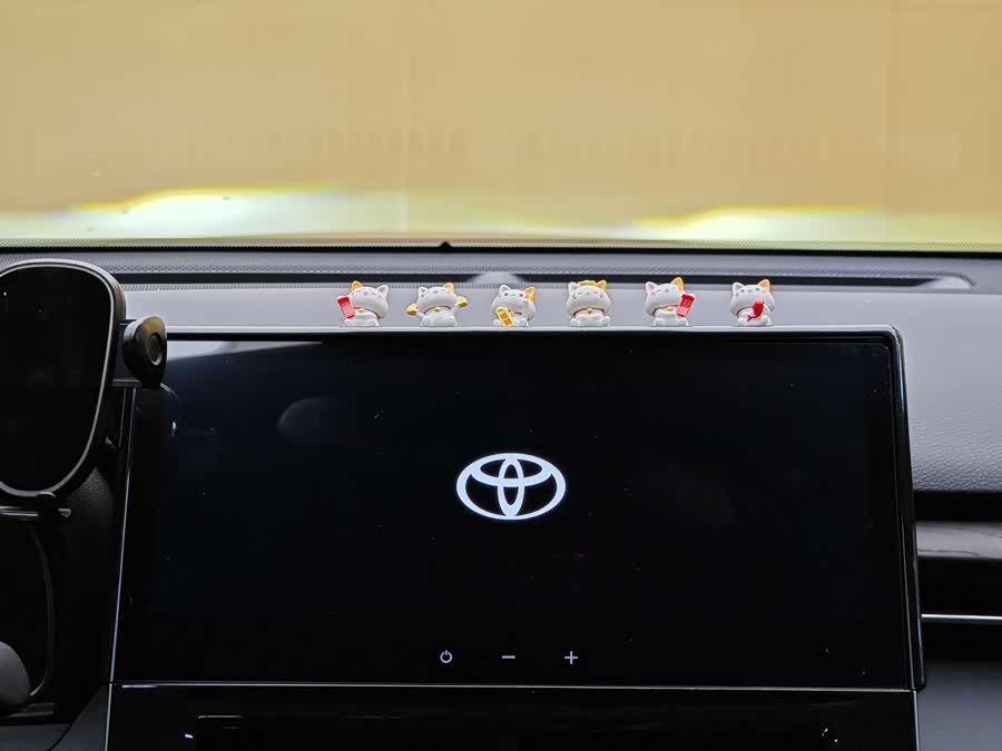 Toyota Avalon 2024 car image #16