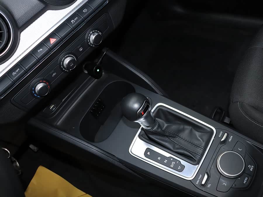 Audi Q2L 2020 صورة سيارة #16