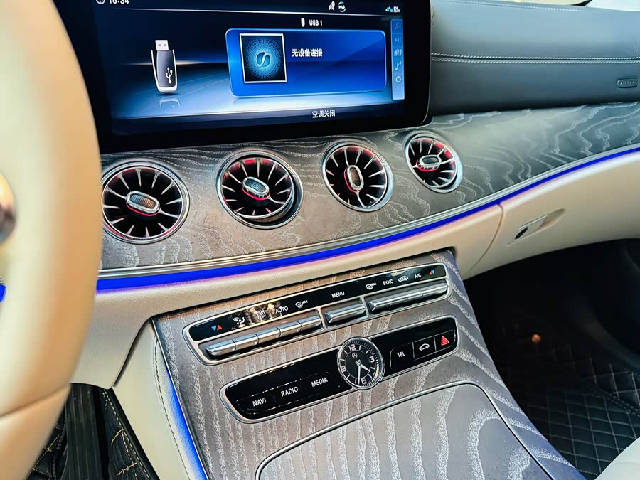 Mercedes-Benz CLS Class 2018 car image #16