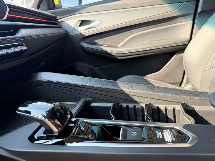 GEELY 2022 car image #16