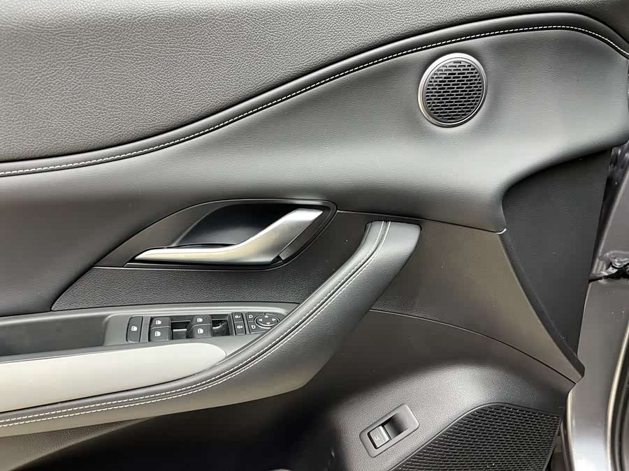 BYD Sea Lion 05 DM-i 2025 car image #16