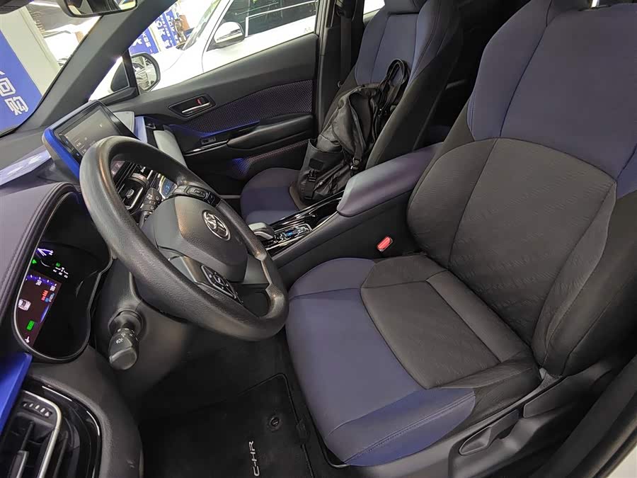 Toyota C-HR EV 2021 immagine di auto #16