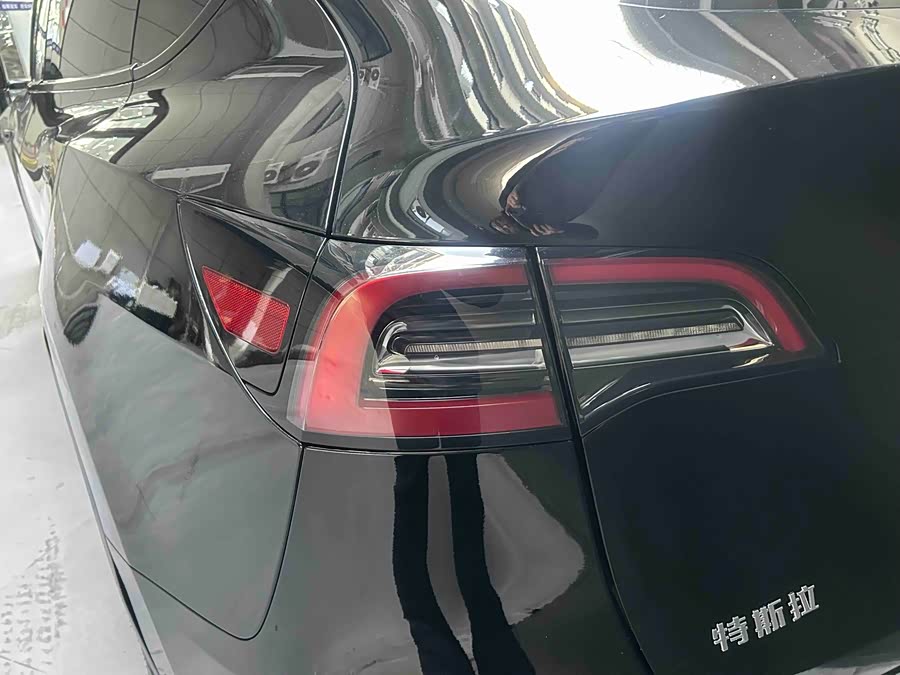 Tesla Model Y 2023 #16 Tesla Model Y 2023 car image #16