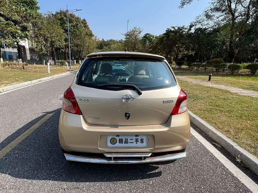 Toyota Yaris 2010 imagem de carro #16