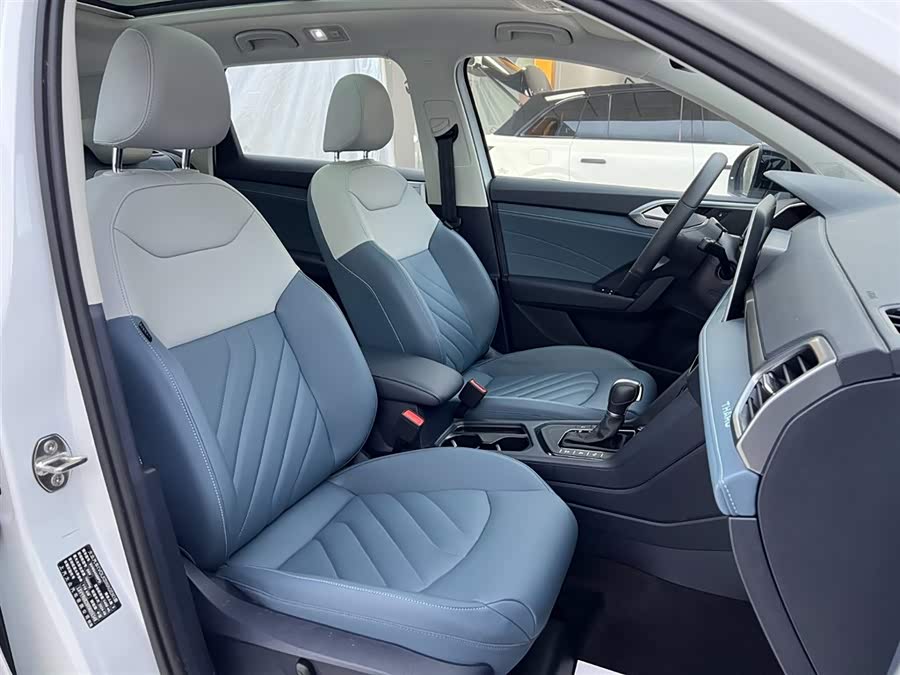 Volkswagen Tharu 2024 car image #16