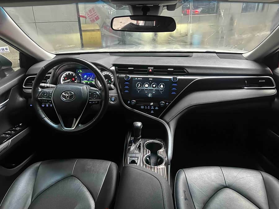 Toyota Camry 2019 car image #16