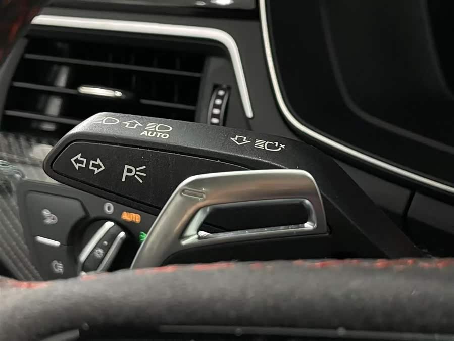 Audi RS 4 2023 car image #16