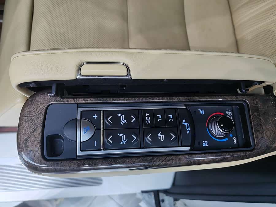 Toyota Alphard 2023 car image #16