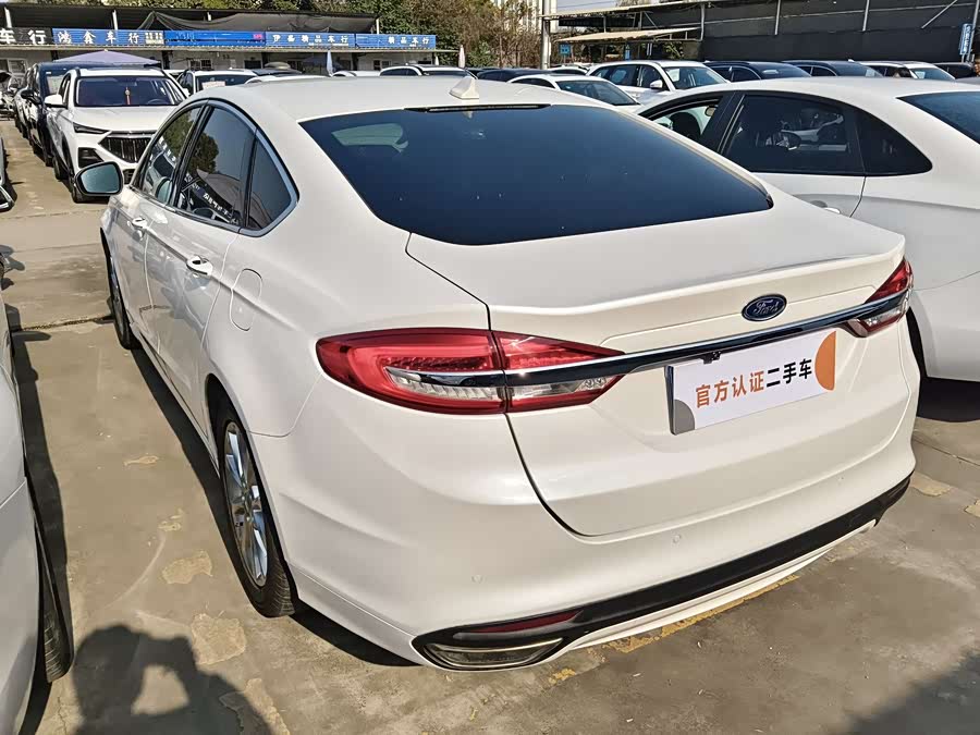 Ford Mondeo 2017 car image #16