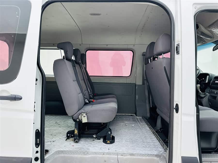 JAC 2017 immagine di auto #16