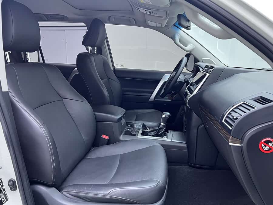 Toyota Land Cruiser Prado 2019 #16 Toyota Land Cruiser Prado 2019 car image #16