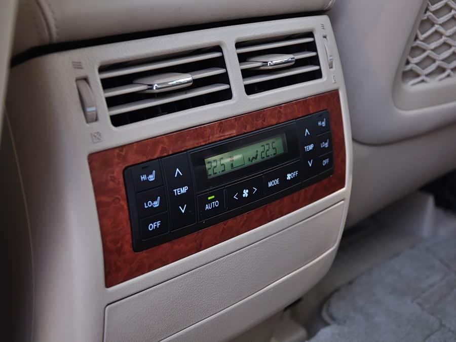 Toyota Land Cruiser 2015 #16 Toyota Land Cruiser 2015 car image #16