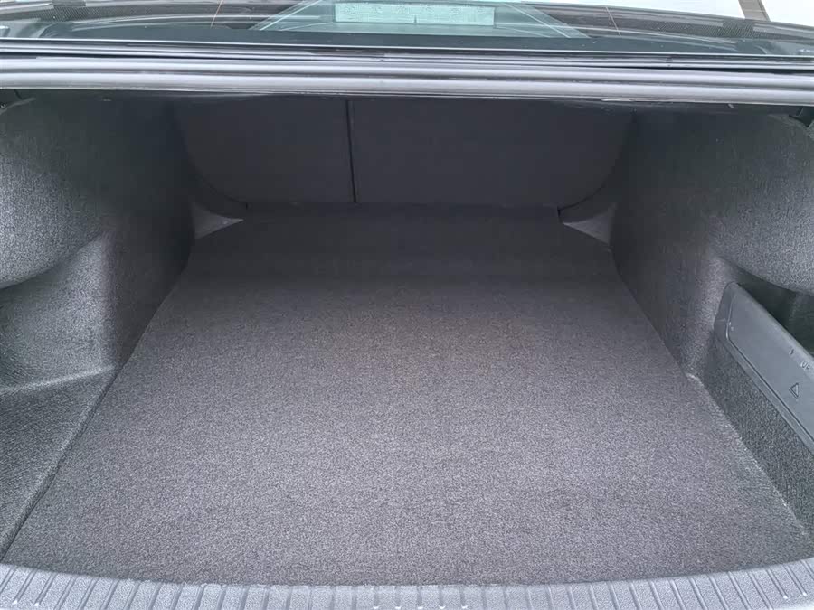 Volkswagen Passat 2023 car image #16