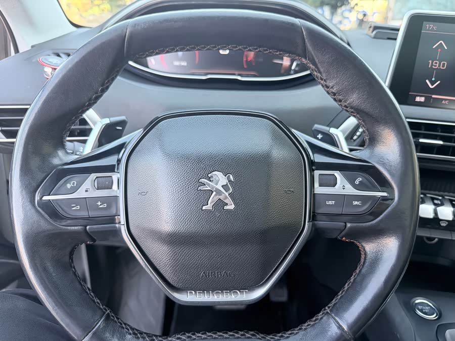 Peugeot 5008 2017 car image #16