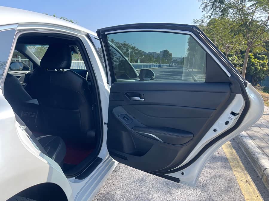 Toyota Avalon 2022 car image #16