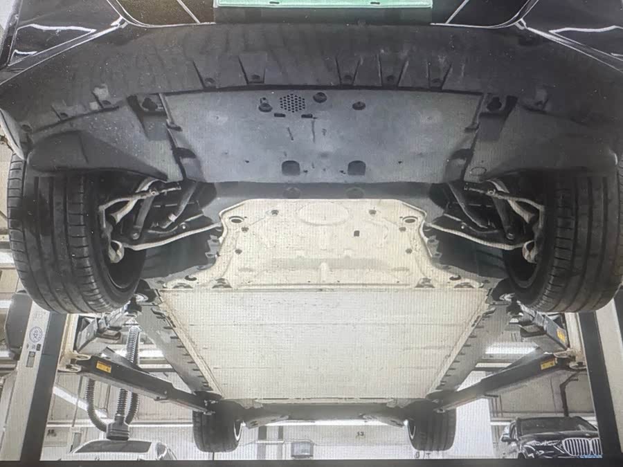 BMW i7 M70L 2025 car image #16