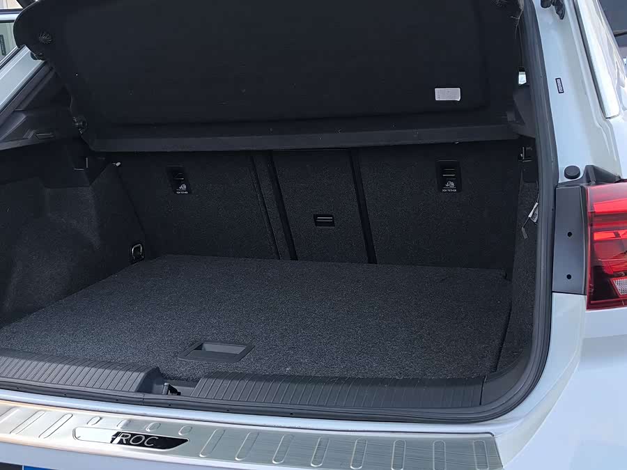 Volkswagen T-Roc 2019 car image #16