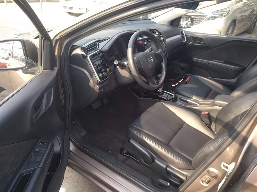 Honda Greiz 2015 car image #16