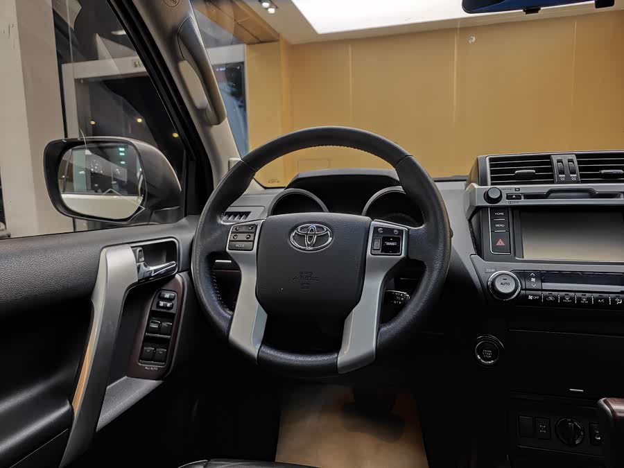 Toyota Land Cruiser Prado 2017 car image #16