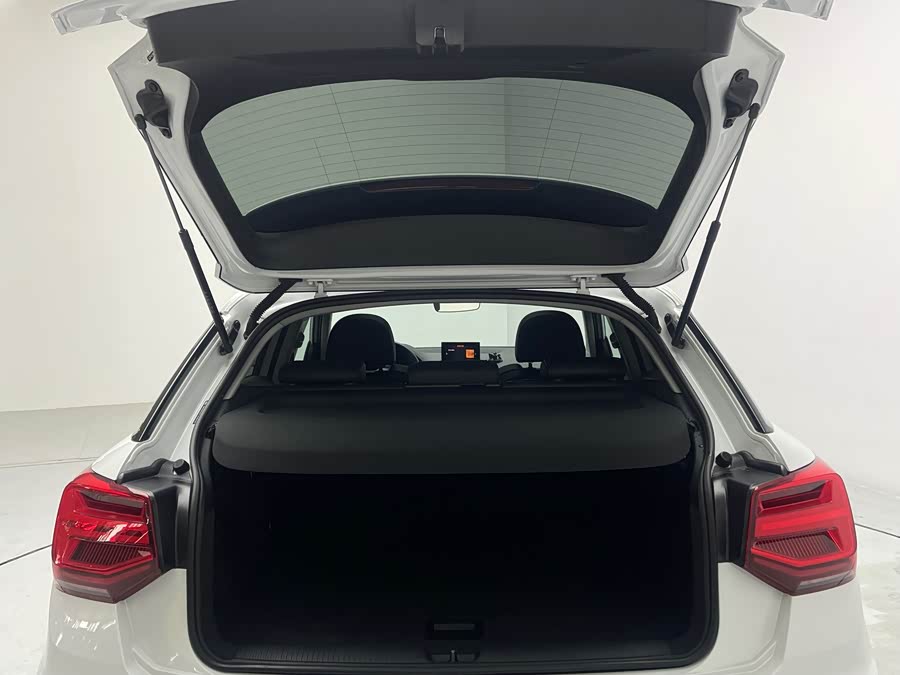 Audi Q2L 2023 car image #16