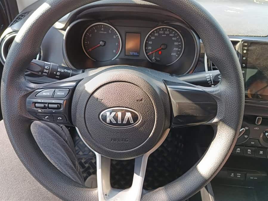 Kia 2017 car image #16