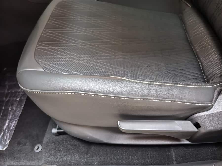 Volkswagen T-Cross 2024 car image #16