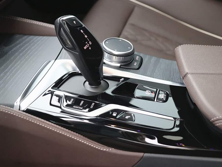 BMW 5 Series New Energy 2021 car image #16