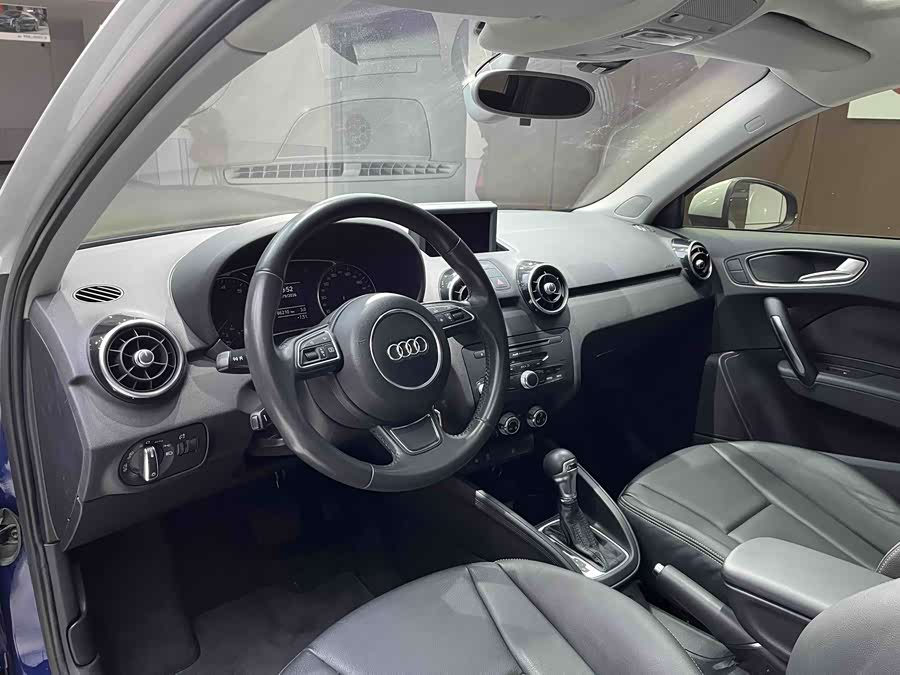 Audi A1 2014 car image #16