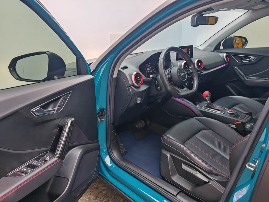Audi Q2L 2023 car image #16